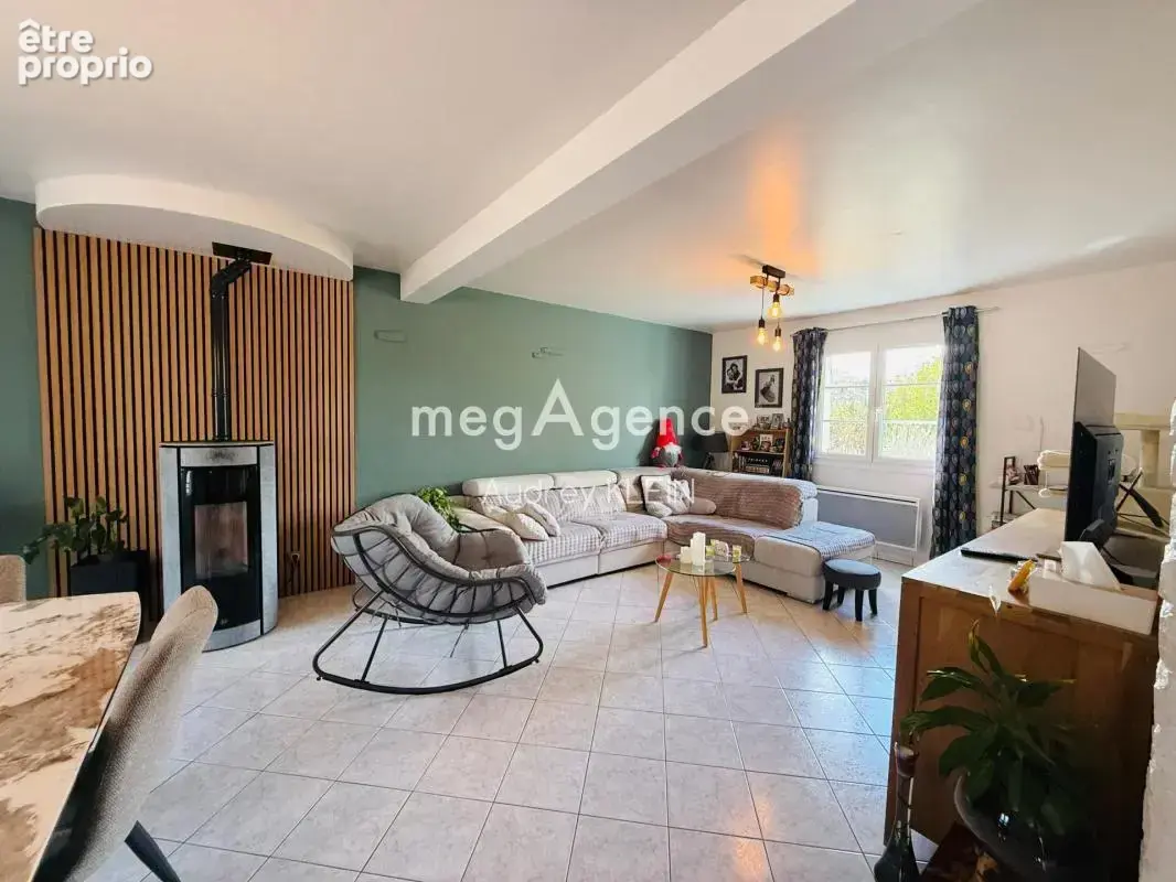 Spacieuse maison familiale avec piscine et double garage - photo 10