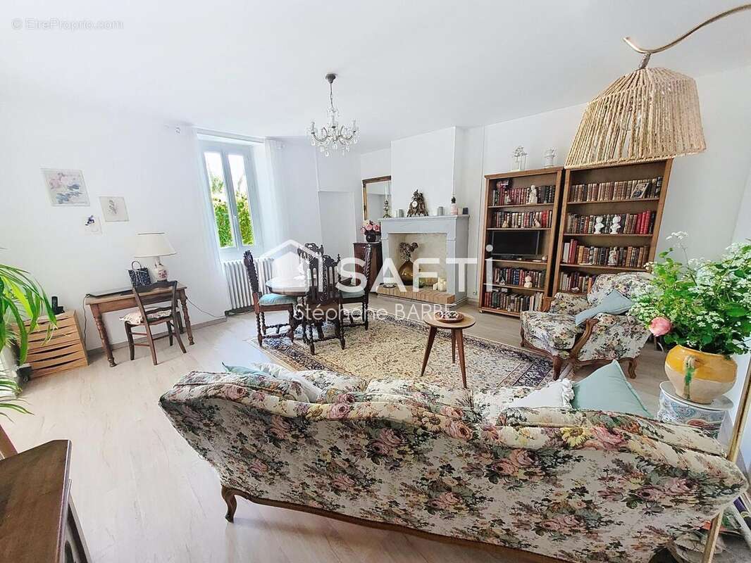 Photo 2 - Maison à SAINT-ESTEPHE