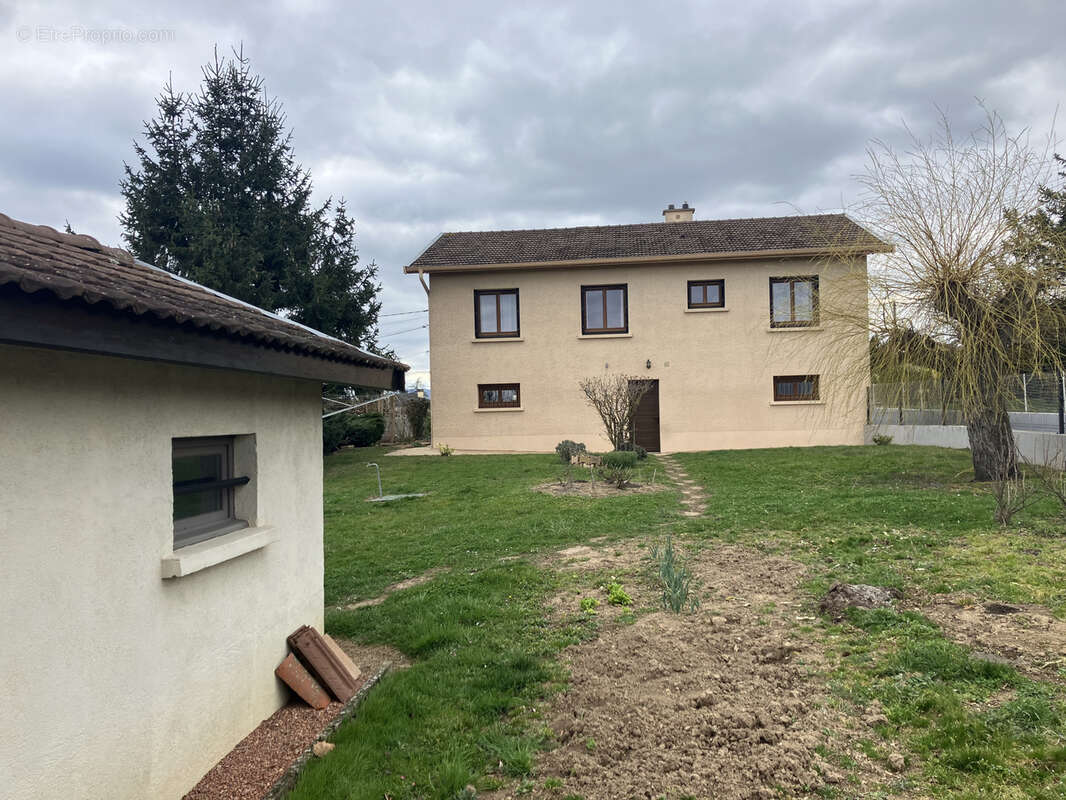 Maison à VAUGNERAY