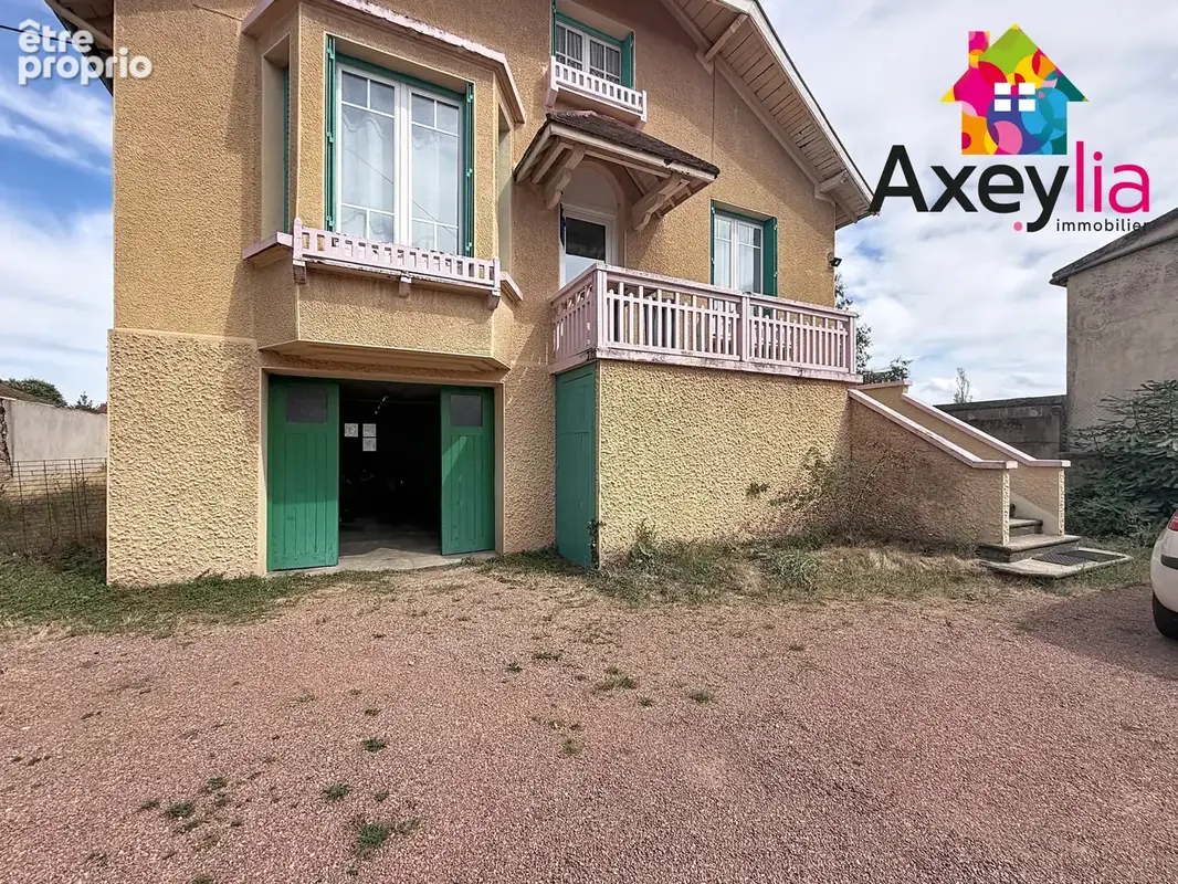 À vendre - pouilly-sous-charlieu - maison rénovée avec garage et terrain - photo 13