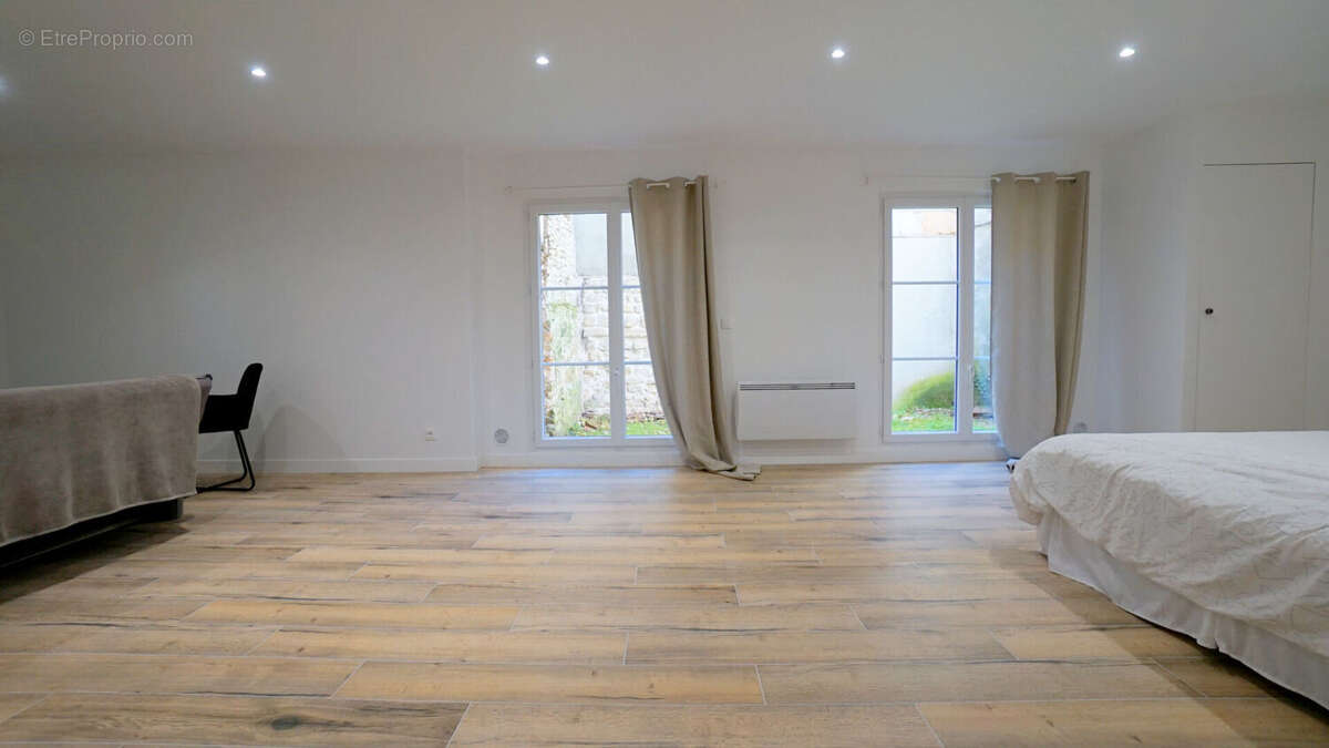 Maison à MEZY-SUR-SEINE