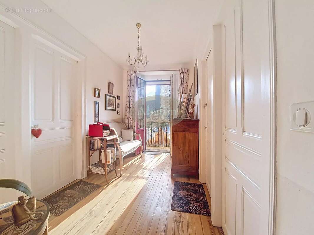 Maison à LUZ-SAINT-SAUVEUR