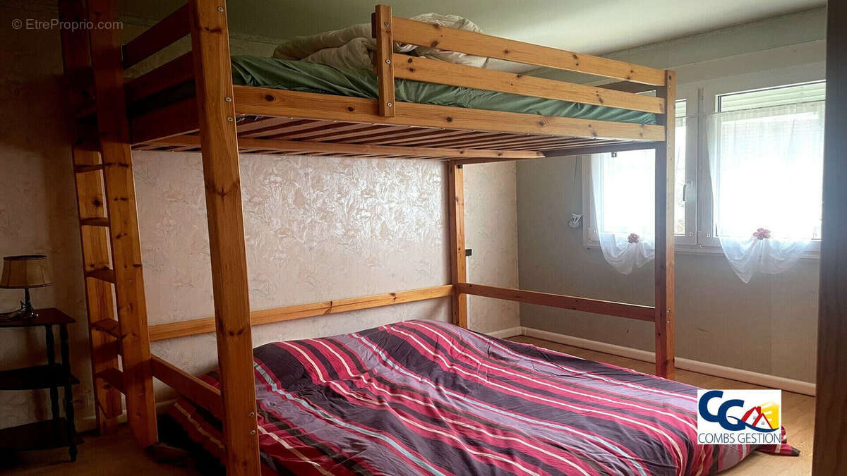 Maison à COMBS-LA-VILLE