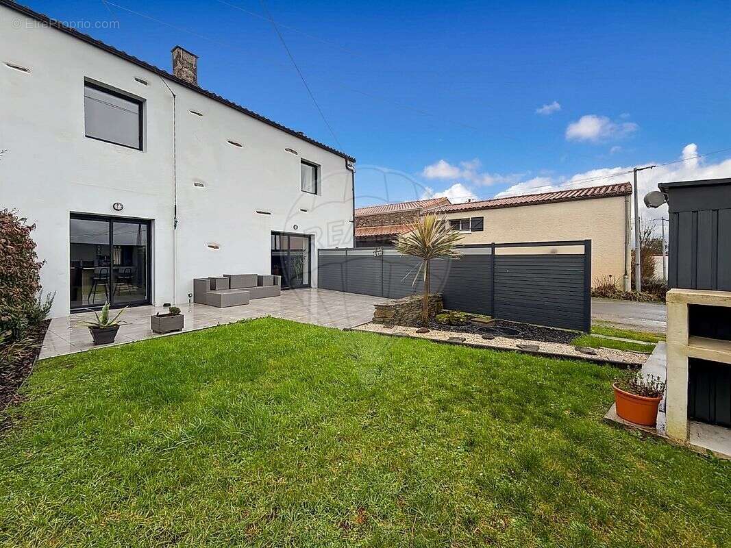 Maison à LE LOROUX-BOTTEREAU