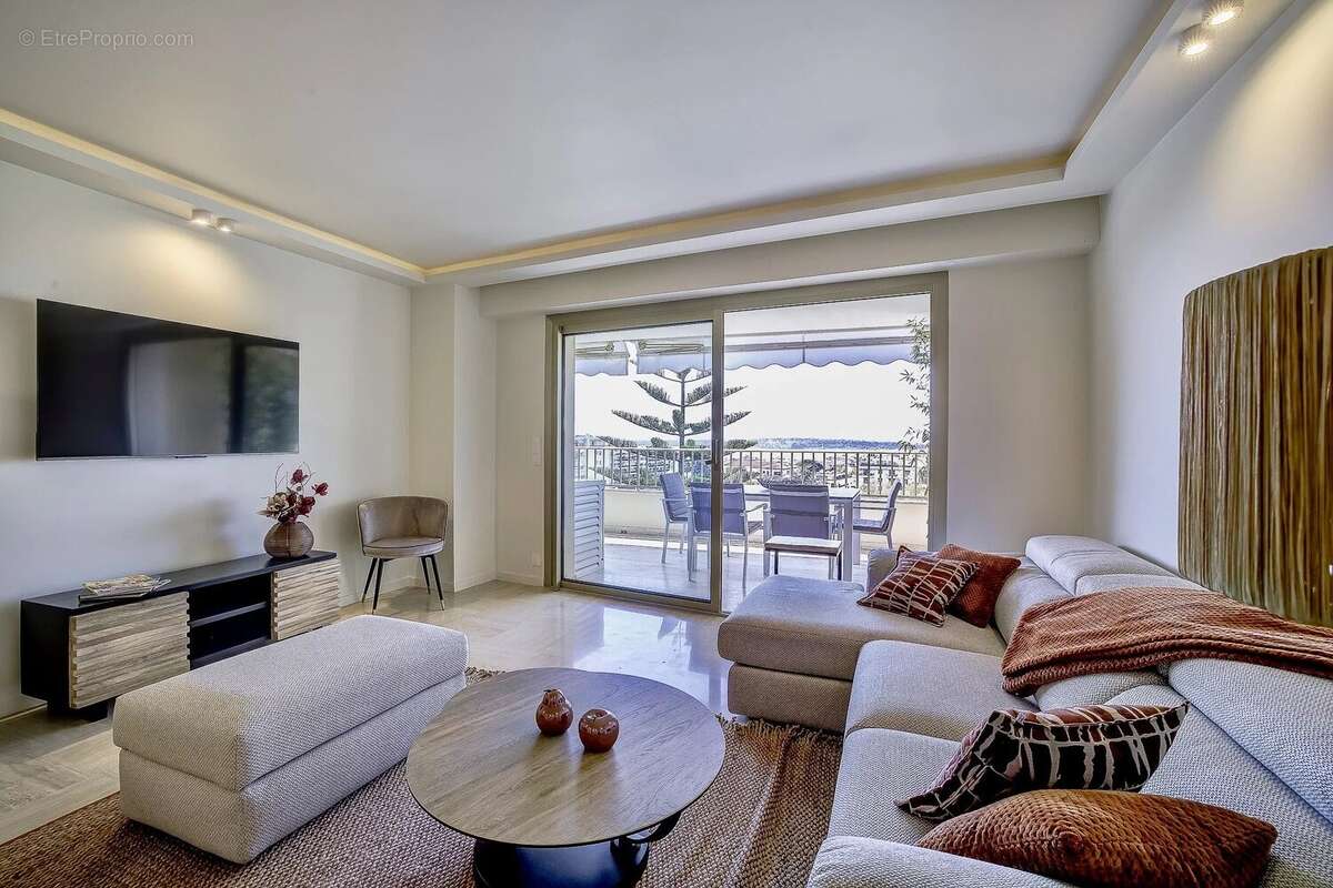 Cannes, Basse Californie - Appartement 4 pièces vue mer  111 m² - photo 3