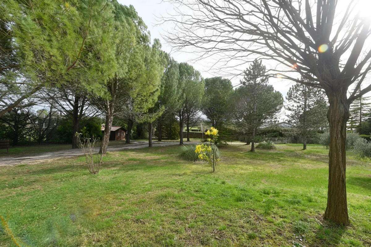 Maison à SAINT-HILAIRE-DE-BRETHMAS