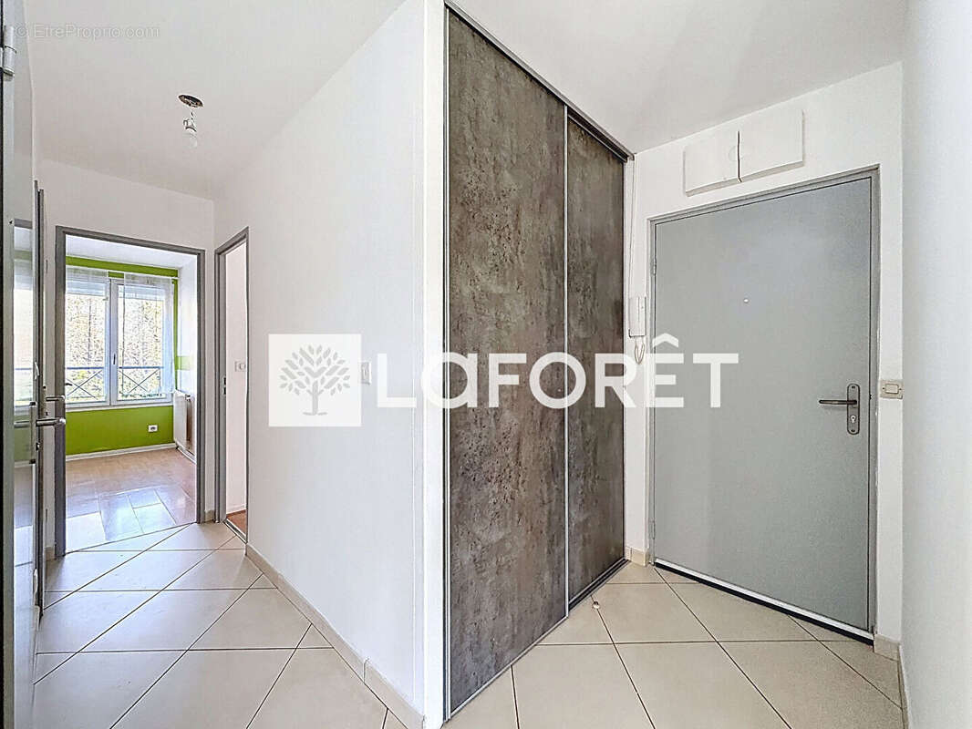 Appartement à MOISSY-CRAMAYEL