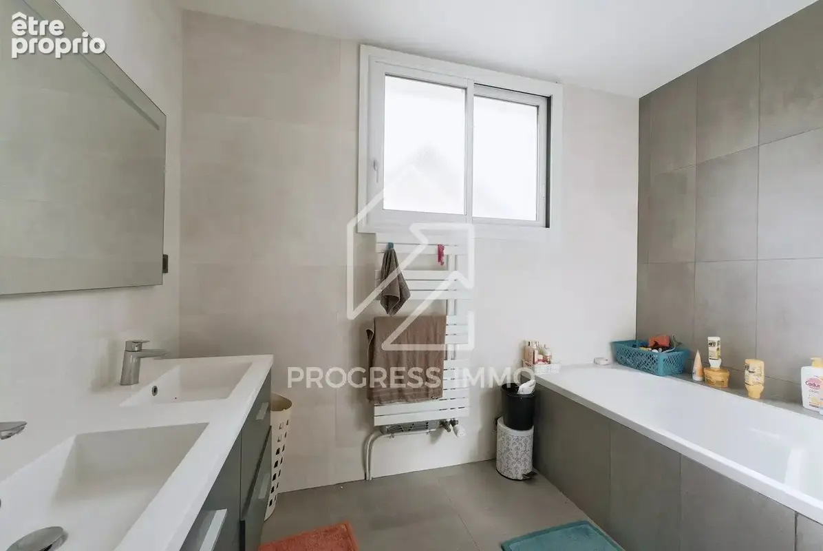 Maison familiale de 170m² sur 532m² terrain à - photo 9