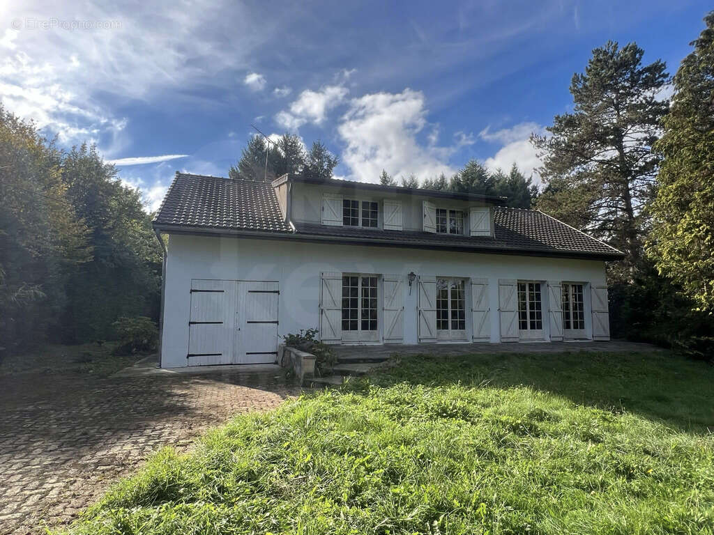 Maison à SAINT-MARTIN-DES-CHAMPS