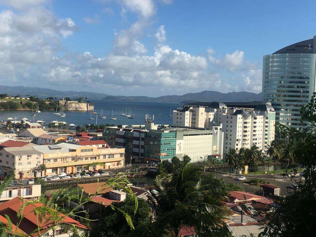 Terrain à FORT-DE-FRANCE