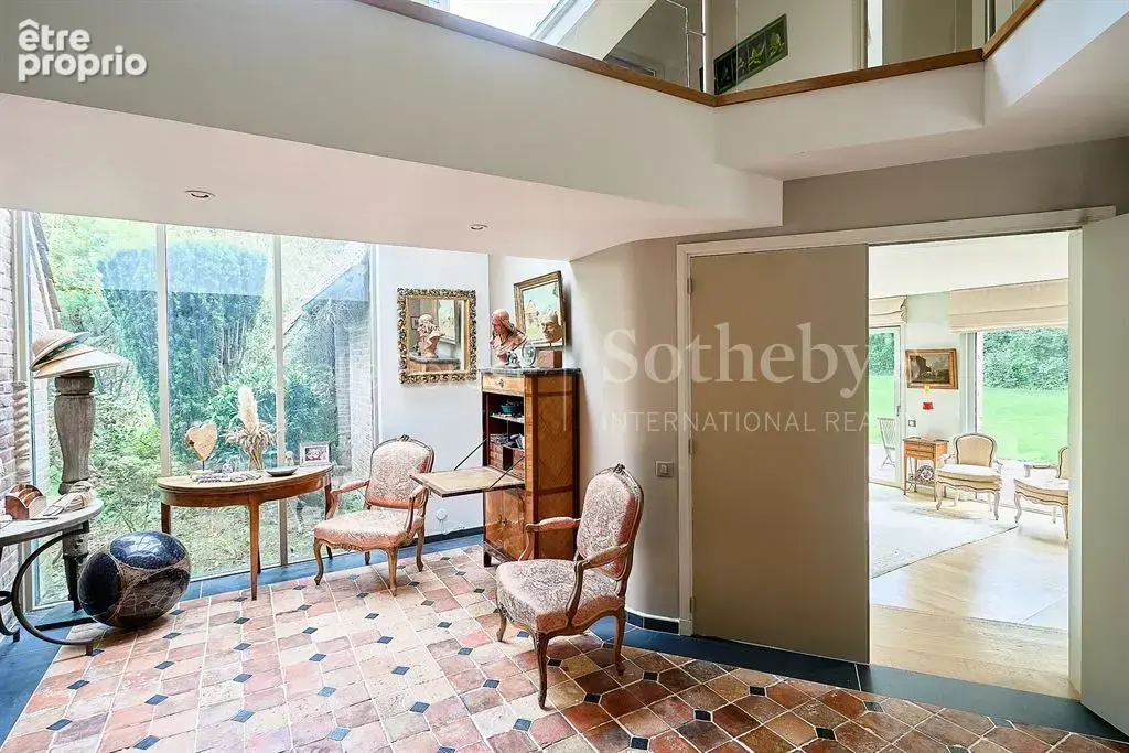 Croix résidentiel , très jolie maison d'architecte 6 chambres sur 2716 m2 de terrain . - photo 2