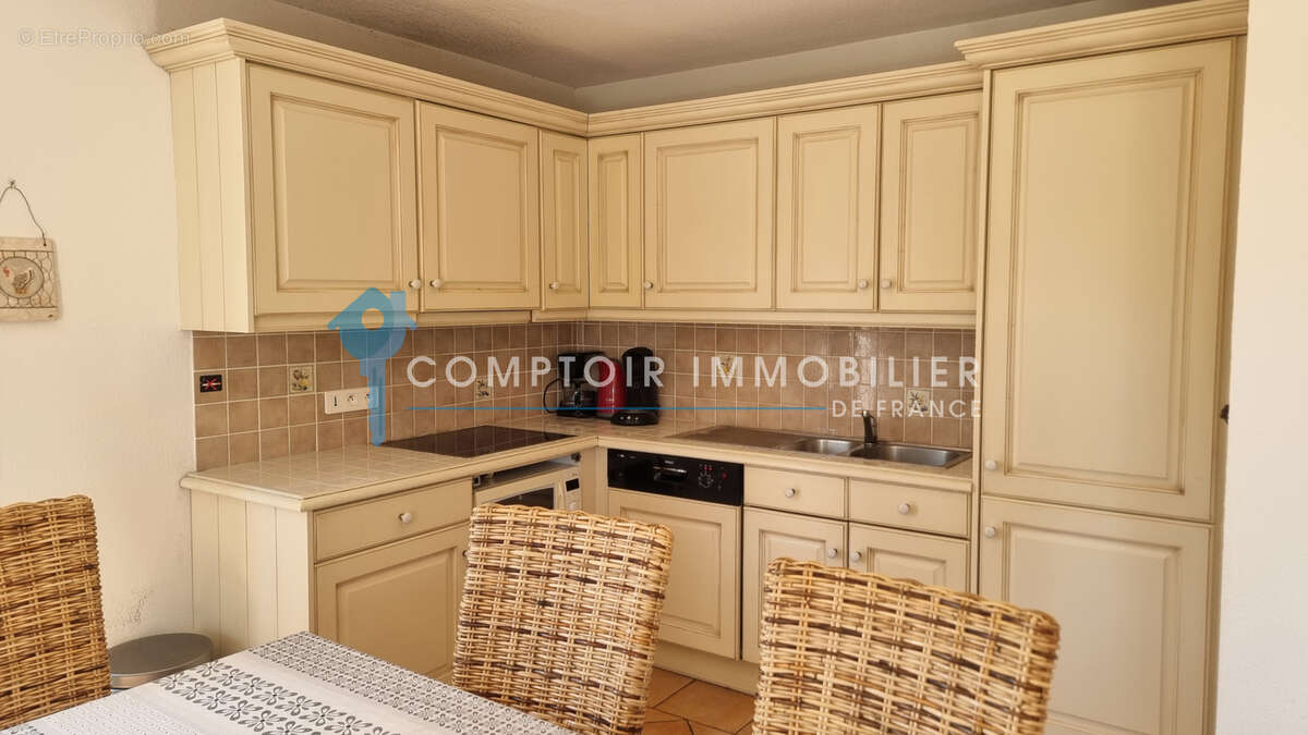 VAR (83) - À VENDRE - VIDAUBAN - Villa 3 chambres dans un domaine hôtelier sécurisé - photo 9
