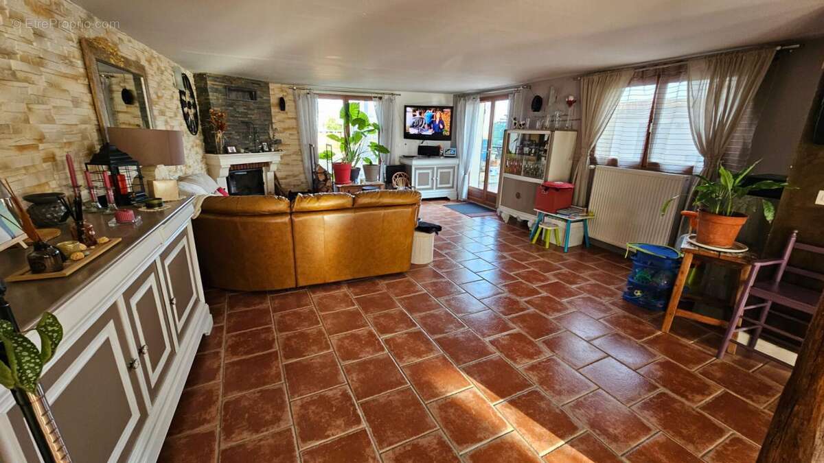 Maison à HOUDAN