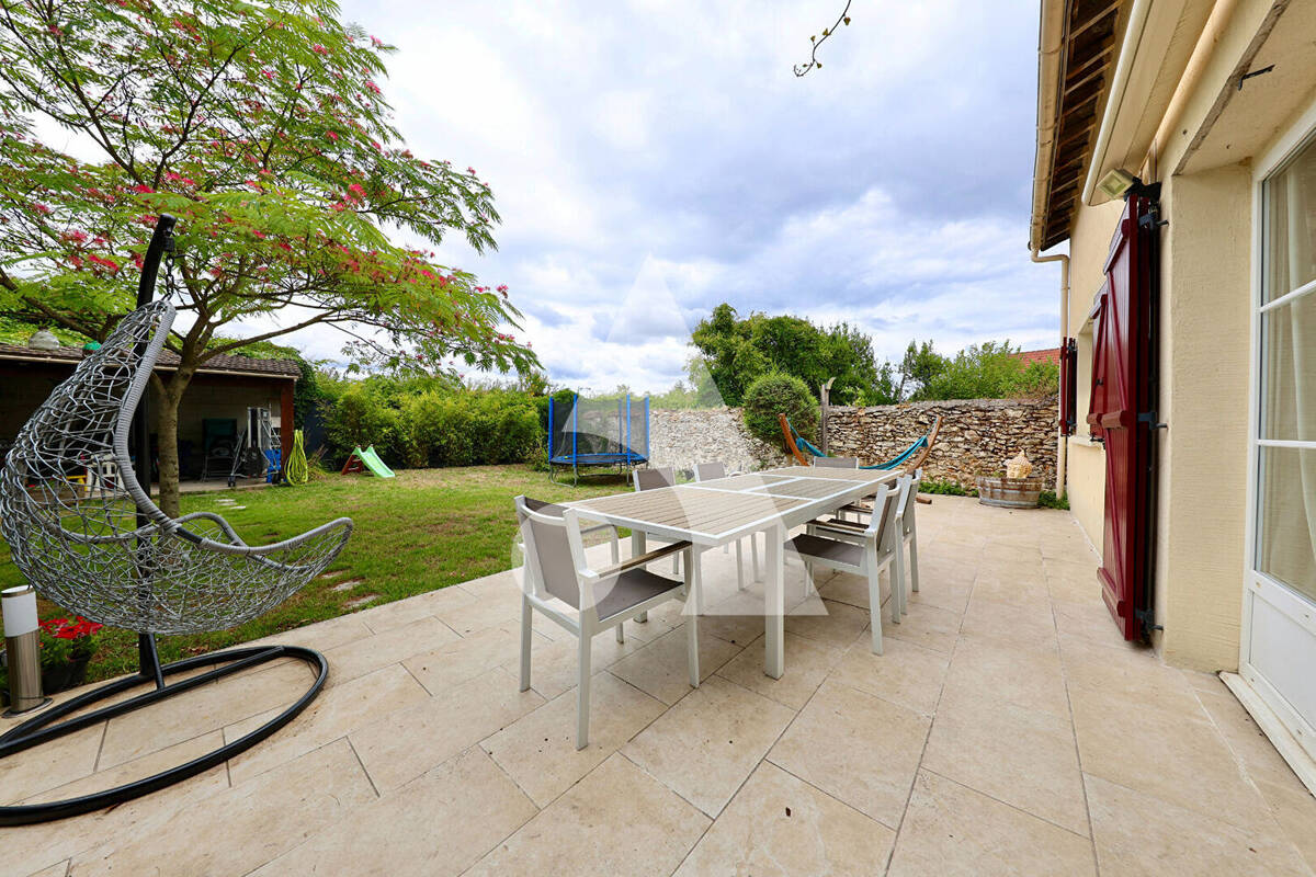 Maison à LE COUDRAY-MONTCEAUX