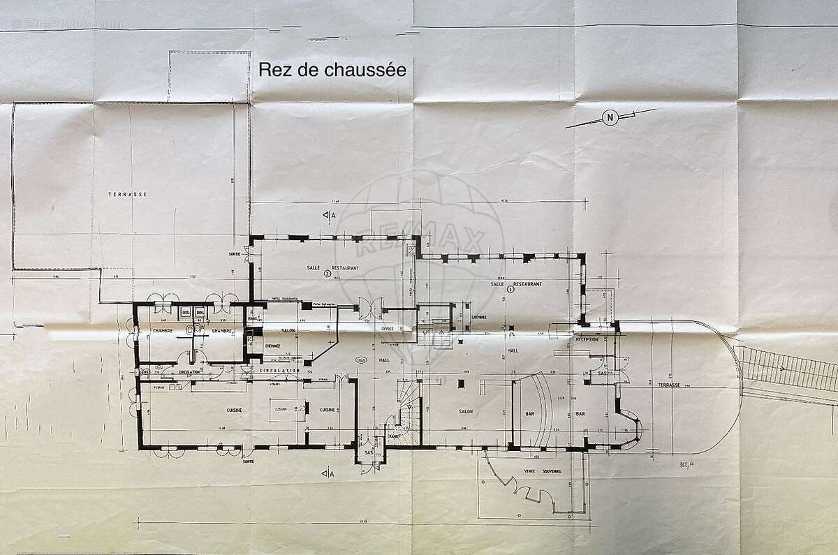 Commerce à L'ESCARENE