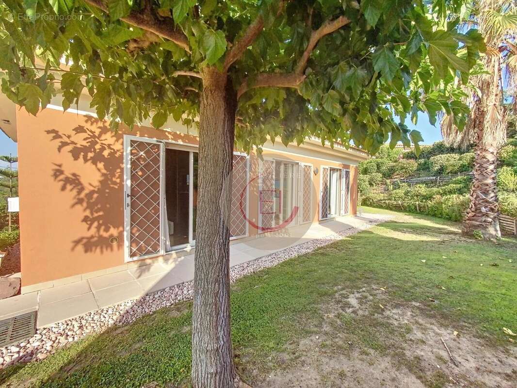 Maison à MANDELIEU-LA-NAPOULE