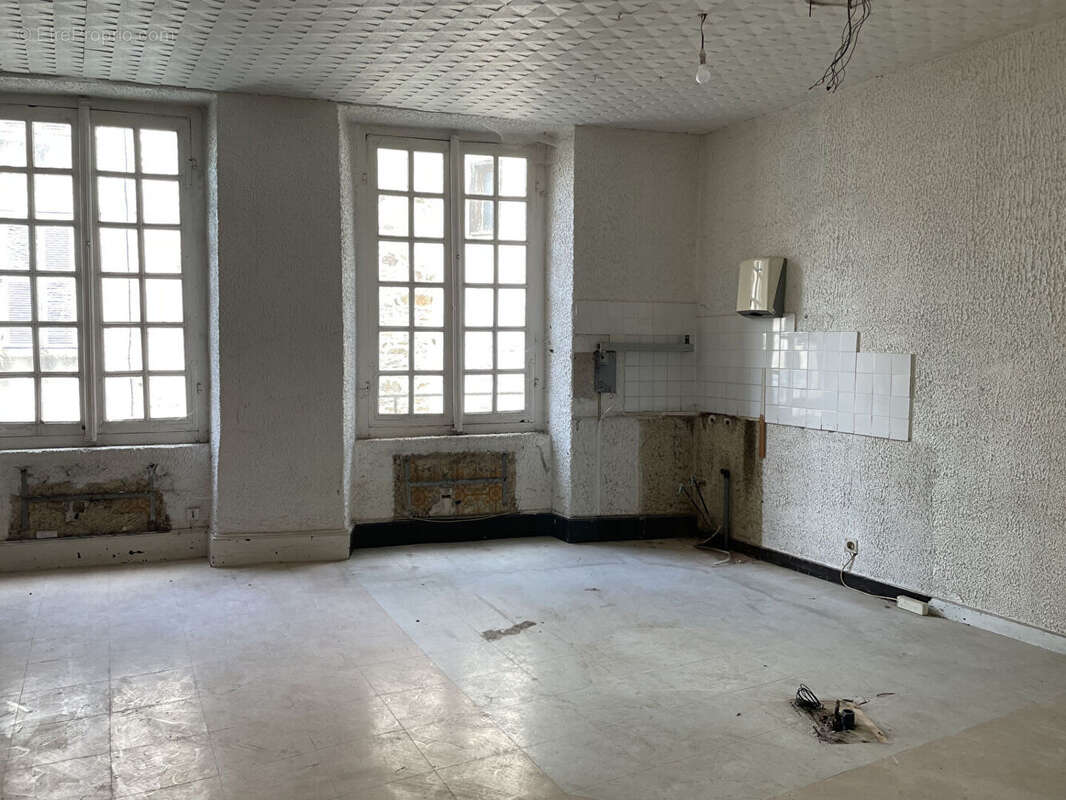 Appartement à SAINT-LEONARD-DE-NOBLAT