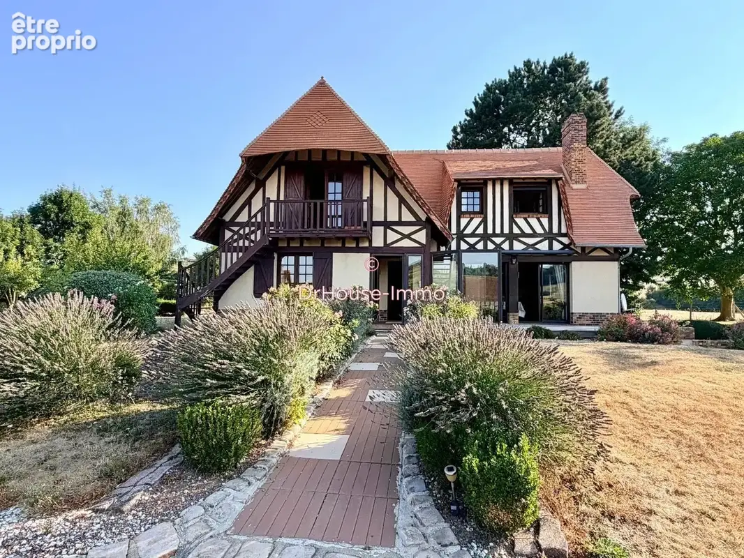Maison à SAINT-VAAST-D'EQUIQUEVILLE