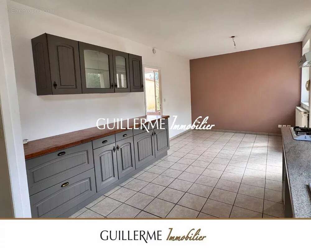 Appartement à CRAPONNE