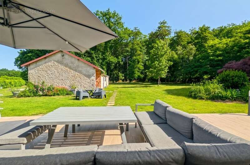 Maison à VILLAINES-SOUS-LUCE