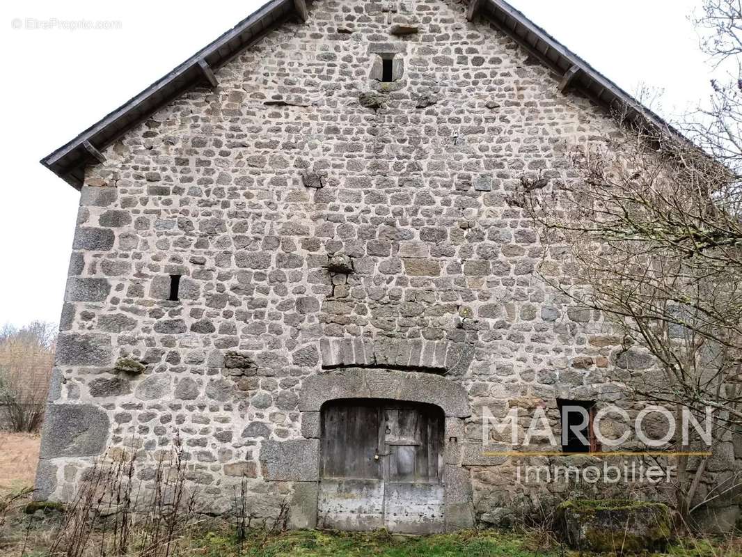 Maison à SAINT-MERD-LA-BREUILLE