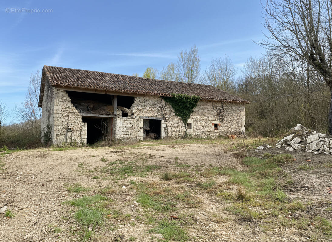 Maison à SAINT-PAUL-DE-LOUBRESSAC