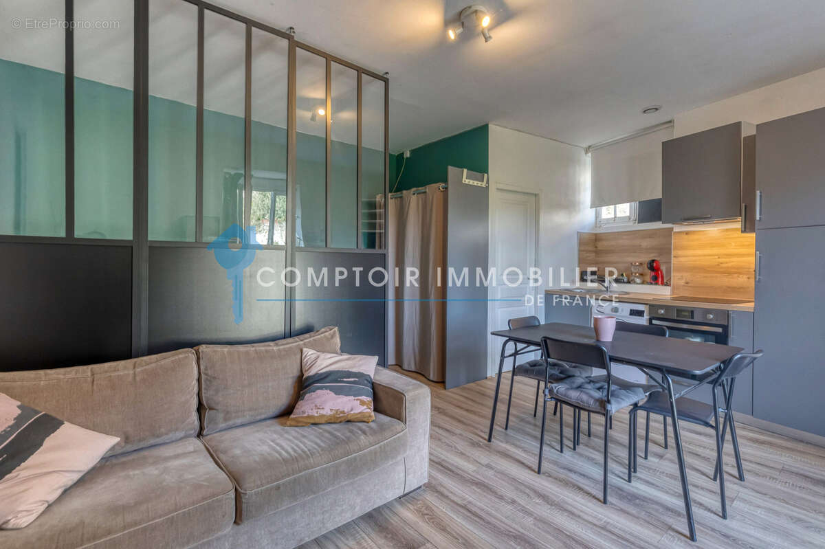 Maison à MEYLAN