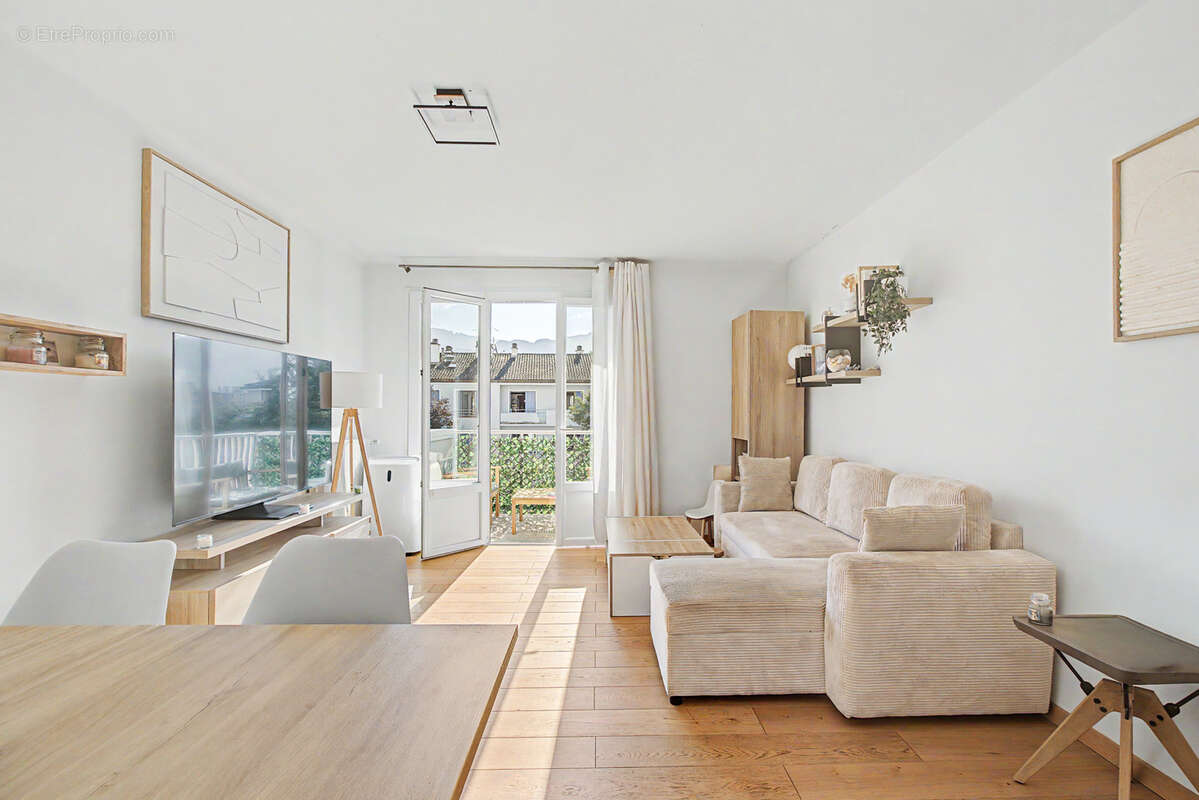 ANNECY CENTRE   T3 de 64 m2 avec balcon - photo 2