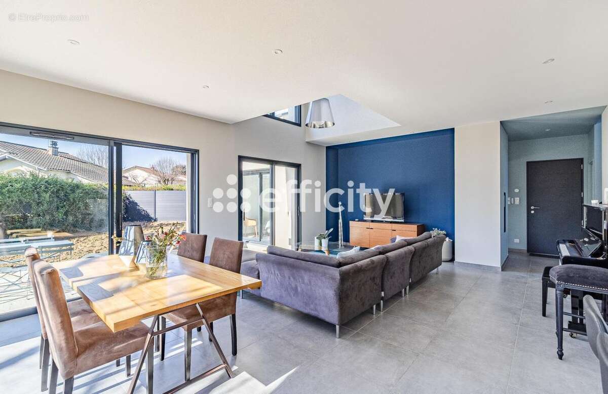 Maison à CHAZAY-D'AZERGUES