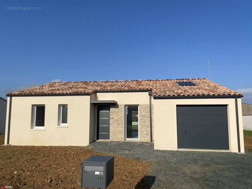 Maison à LA BRETONNIERE-LA-CLAYE