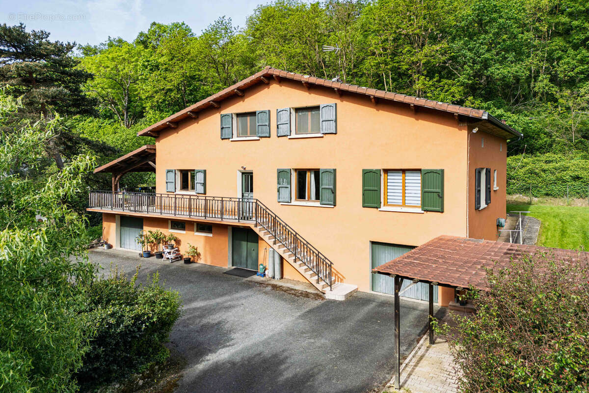 Maison à GREZIEU-LA-VARENNE