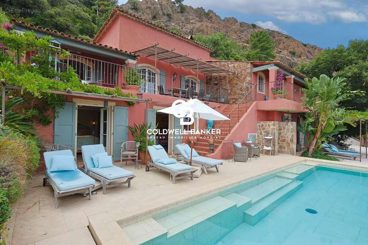 Confort, vue & authenticité et seulement 25 minutes de ST TROPEZ - photo 11