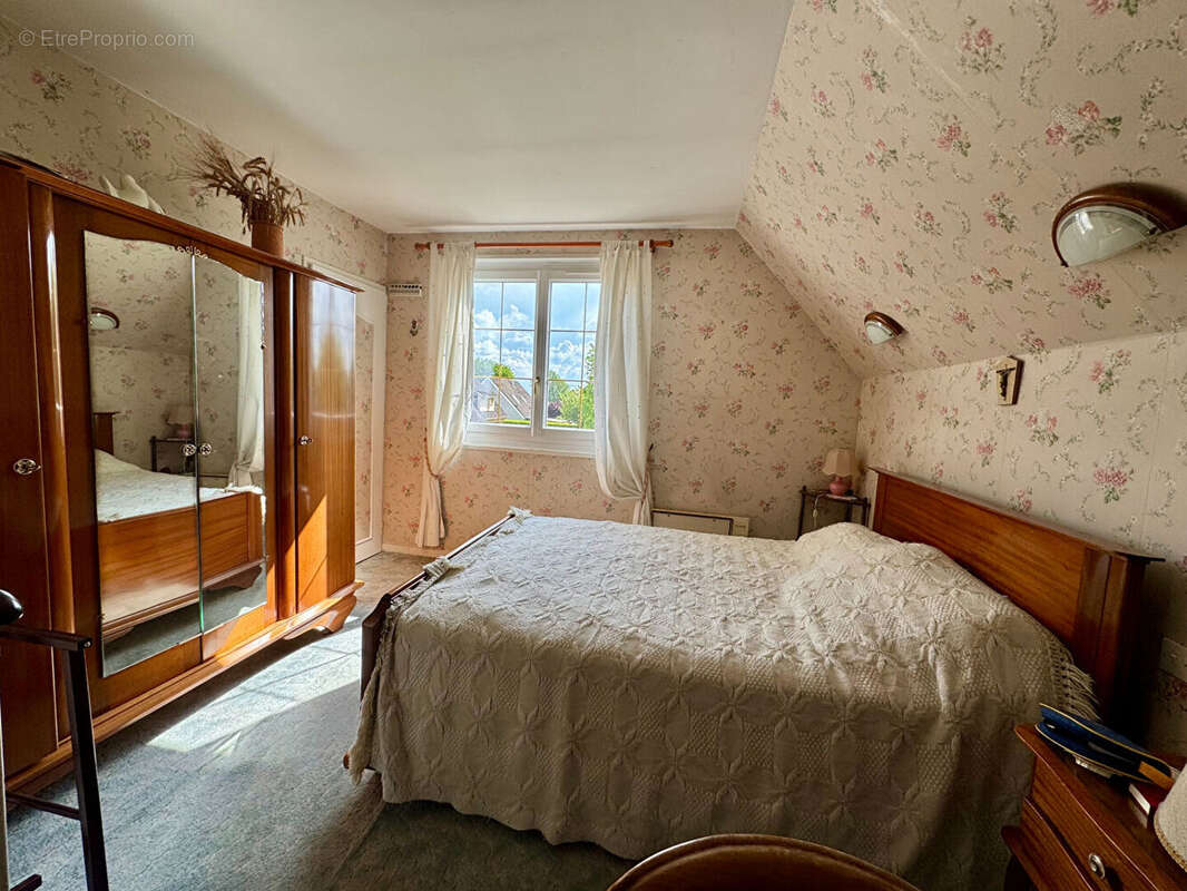 Maison à FRANQUEVILLE-SAINT-PIERRE