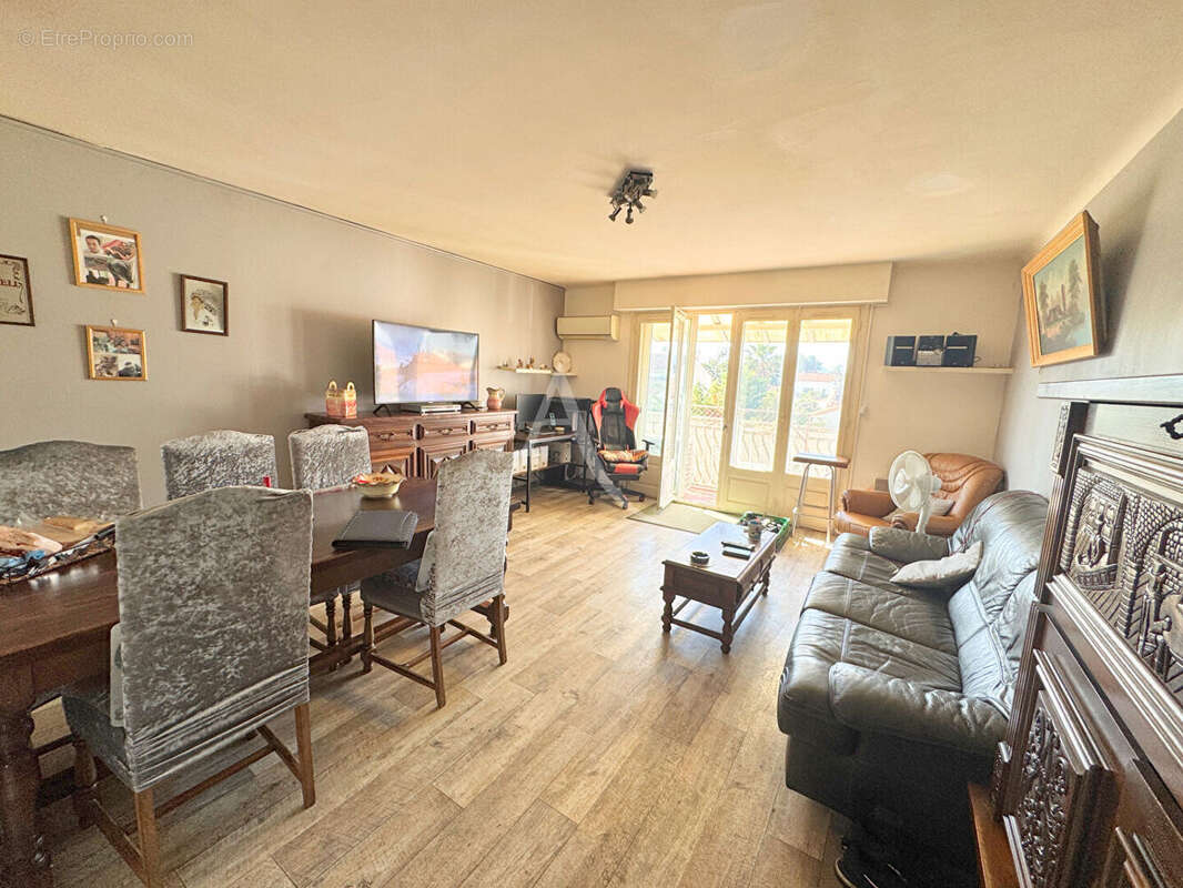 SAINT CYPRIEN VILLAGE - IMMEUBLE  - 235 m²  - Deux appartements F4 et local commercial -  Jardins et Garages - photo 17