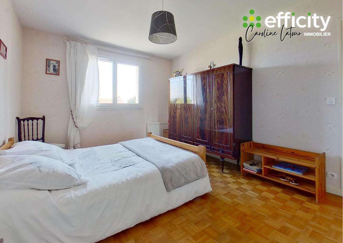 Maison à MONTROND-LES-BAINS