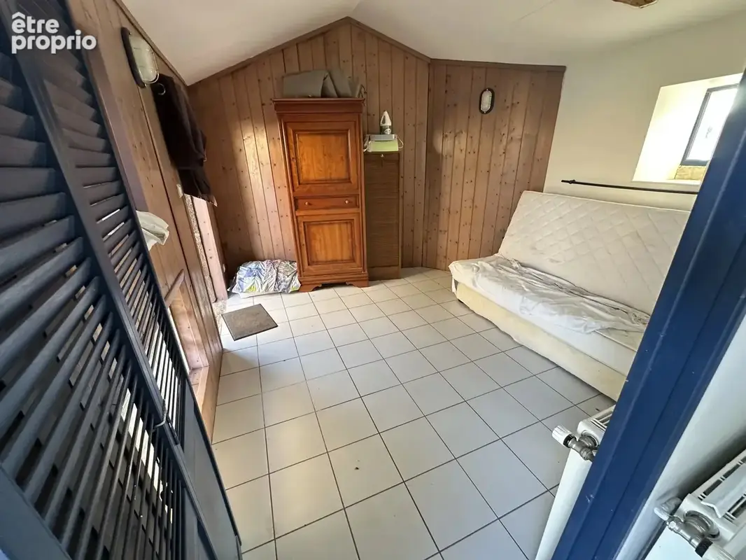 Ancien corps de ferme rénové, 5 chambres + gite + grange de 204 m² et 4 196 m² de terrain - photo 36