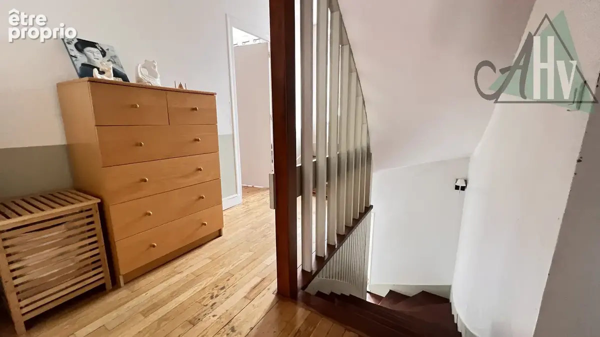 77 - Centre ville MONTEREAU-FLT-Yonne, maison 6 pièces avec jardin 322 m2 environ - photo 10