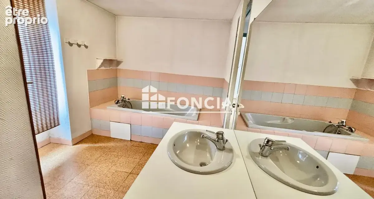 Maison T6 avec jardin et grand garage - photo 6