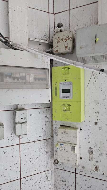 Commerce à LEZIGNAN-CORBIERES