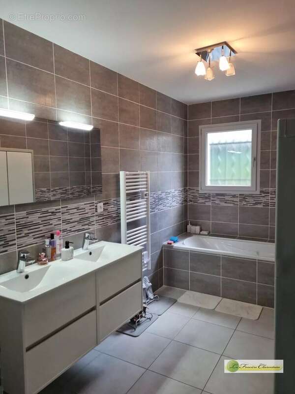 Maison à SAINT-PROJET-SAINT-CONSTANT