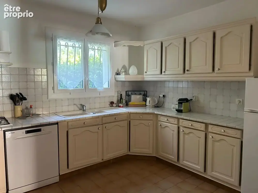 Maison proche du centre du village à Fontvieille - photo 5