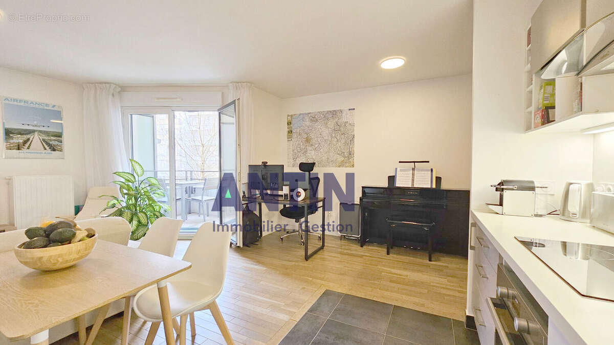 Appartement à COURBEVOIE