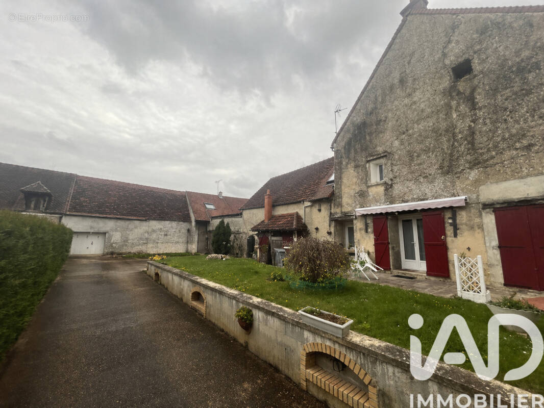 Photo 1 - Maison à MONTMIRAIL