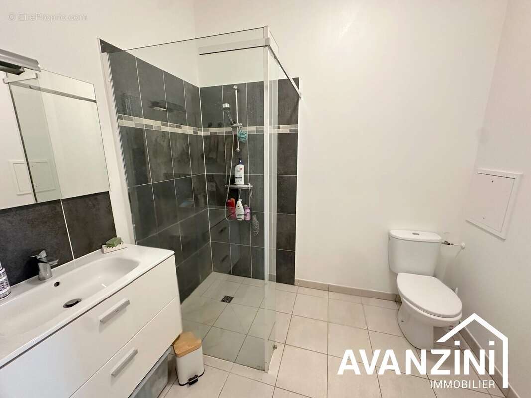 Appartement 77 m² à Chessy  - photo 6