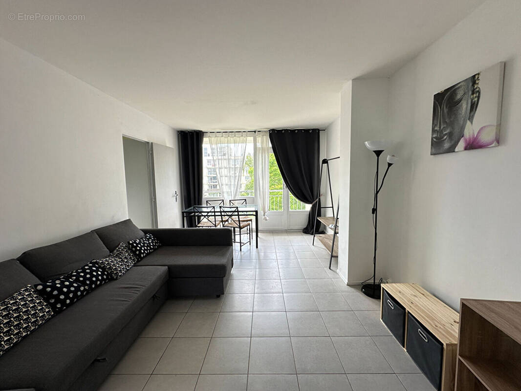 Appartement à MONT-SAINT-AIGNAN