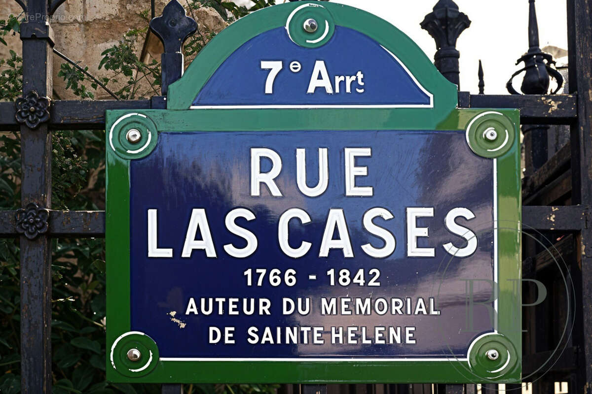 Appartement à PARIS-7E