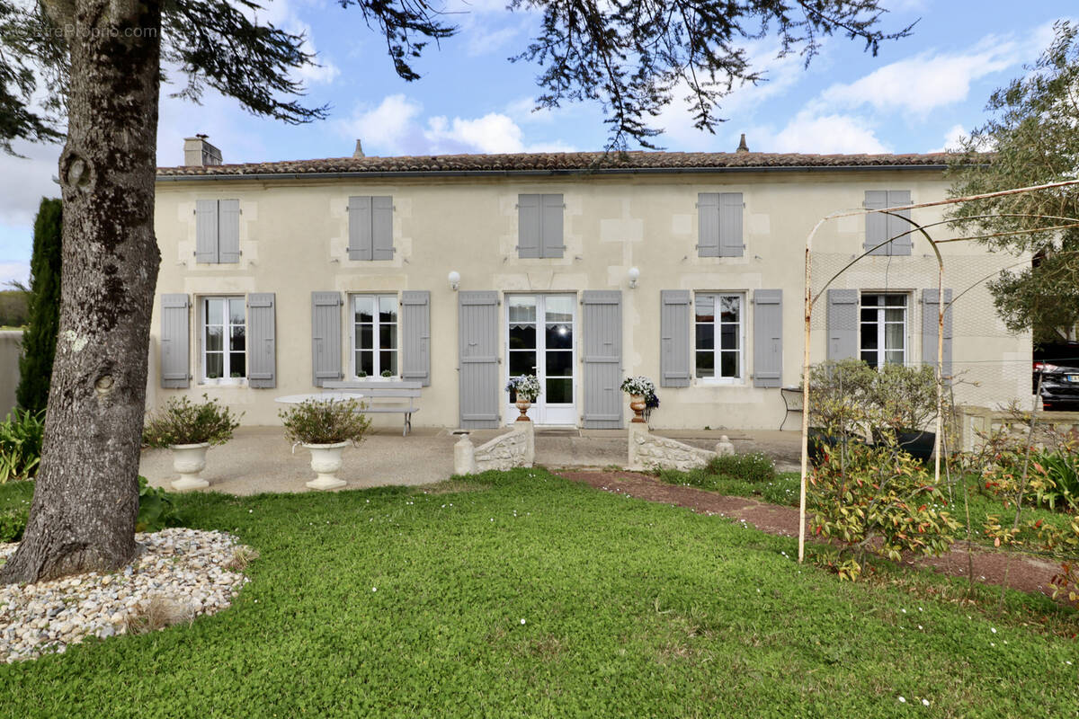 Maison à ARCES