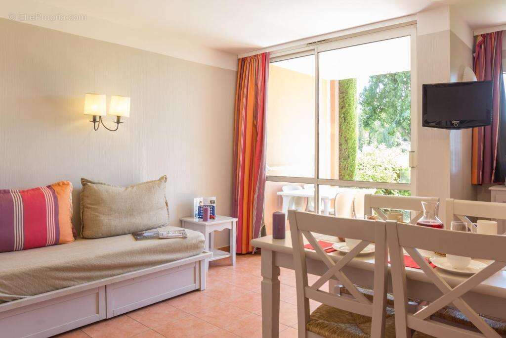 Appartement à MANDELIEU-LA-NAPOULE