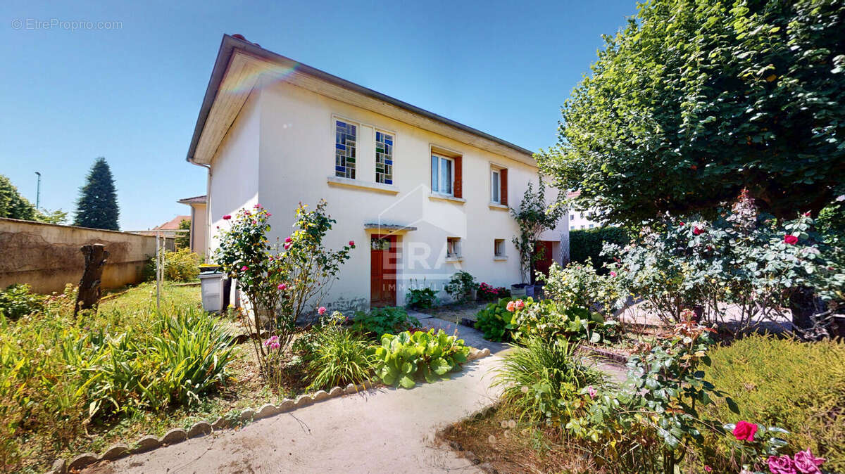 Maison à LAGNIEU