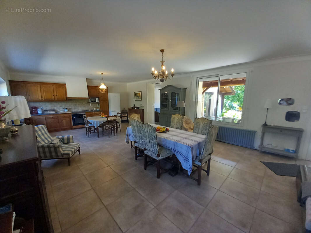 Ensemble immobilier de caractere avec deux habitations - photo 8